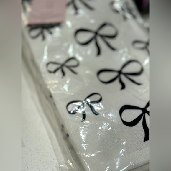 Rachel Zoe BOW Kitchen Towels - Picture 2 of 7